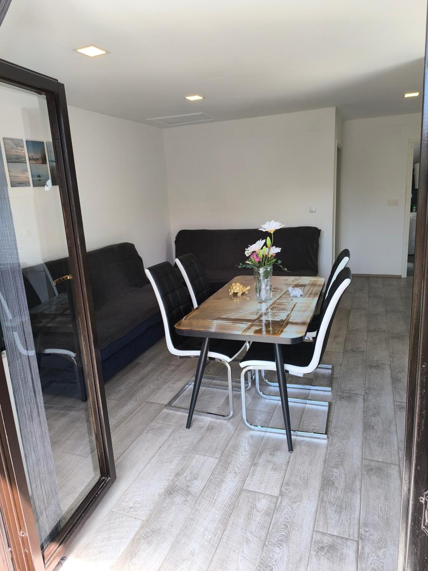 Apartmani Jadranka Vodice Rom bilde